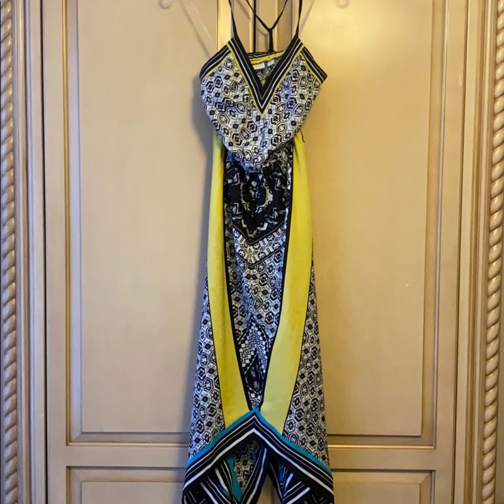 Beautiful summer dress. Size xs worn once!